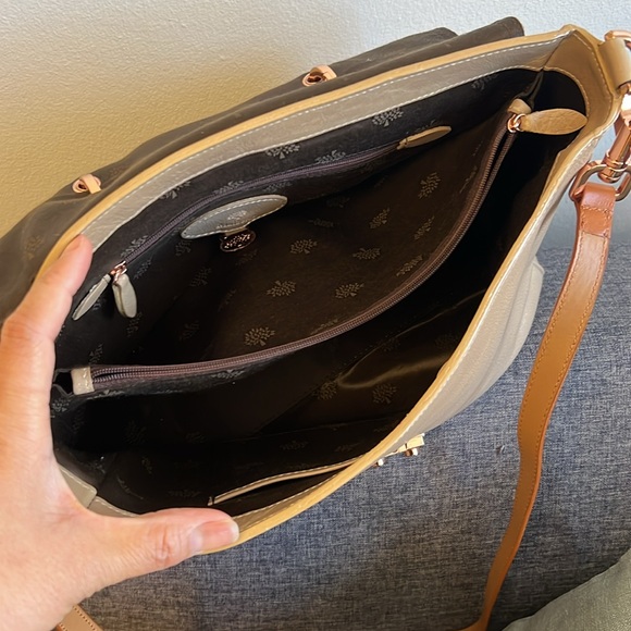 Elegant Cream Genuine Leather Handbag - Picture 8 of 11